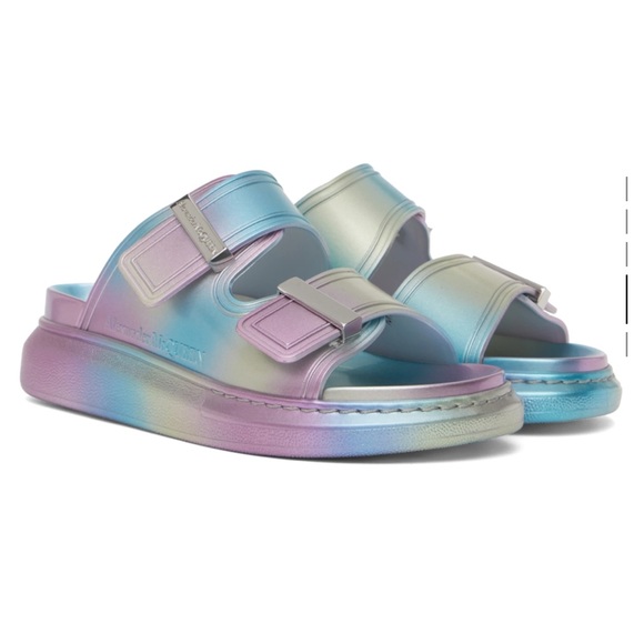 Alexander McQueen iridescent oversized hybrid sandals - Picture 5 of 13